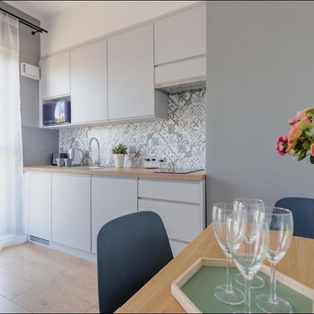Okecie Airport Studio Bakalarska 2 P&O Serviced Apartments Warszawa Exteriör bild