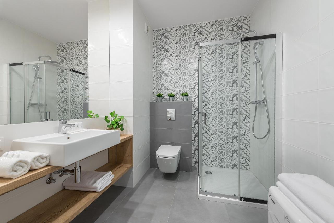Okecie Airport Studio Bakalarska 2 P&O Serviced Apartments Warszawa Exteriör bild