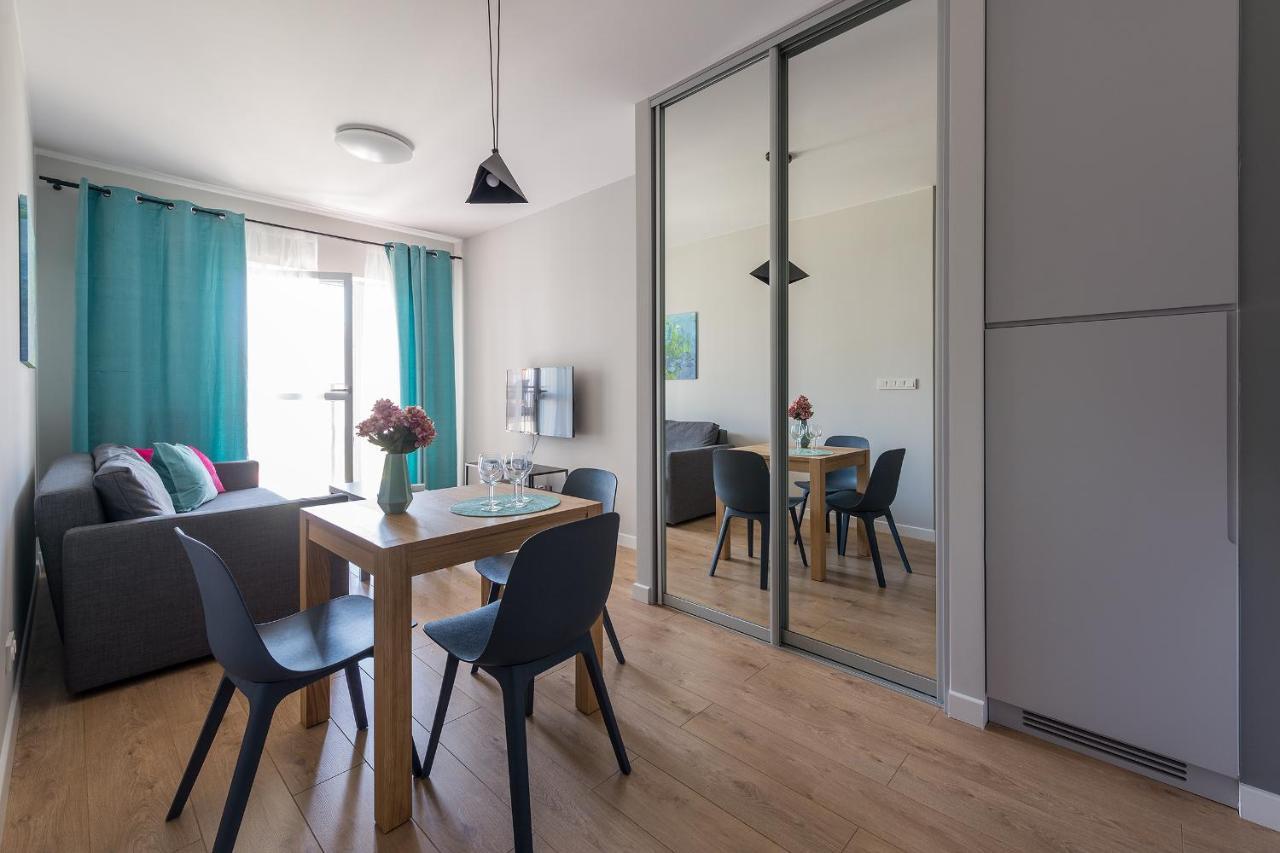 Okecie Airport Studio Bakalarska 2 P&O Serviced Apartments Warszawa Exteriör bild