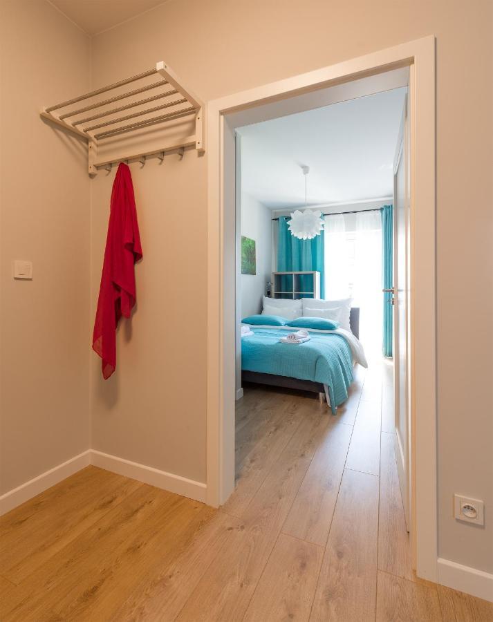 Okecie Airport Studio Bakalarska 2 P&O Serviced Apartments Warszawa Exteriör bild