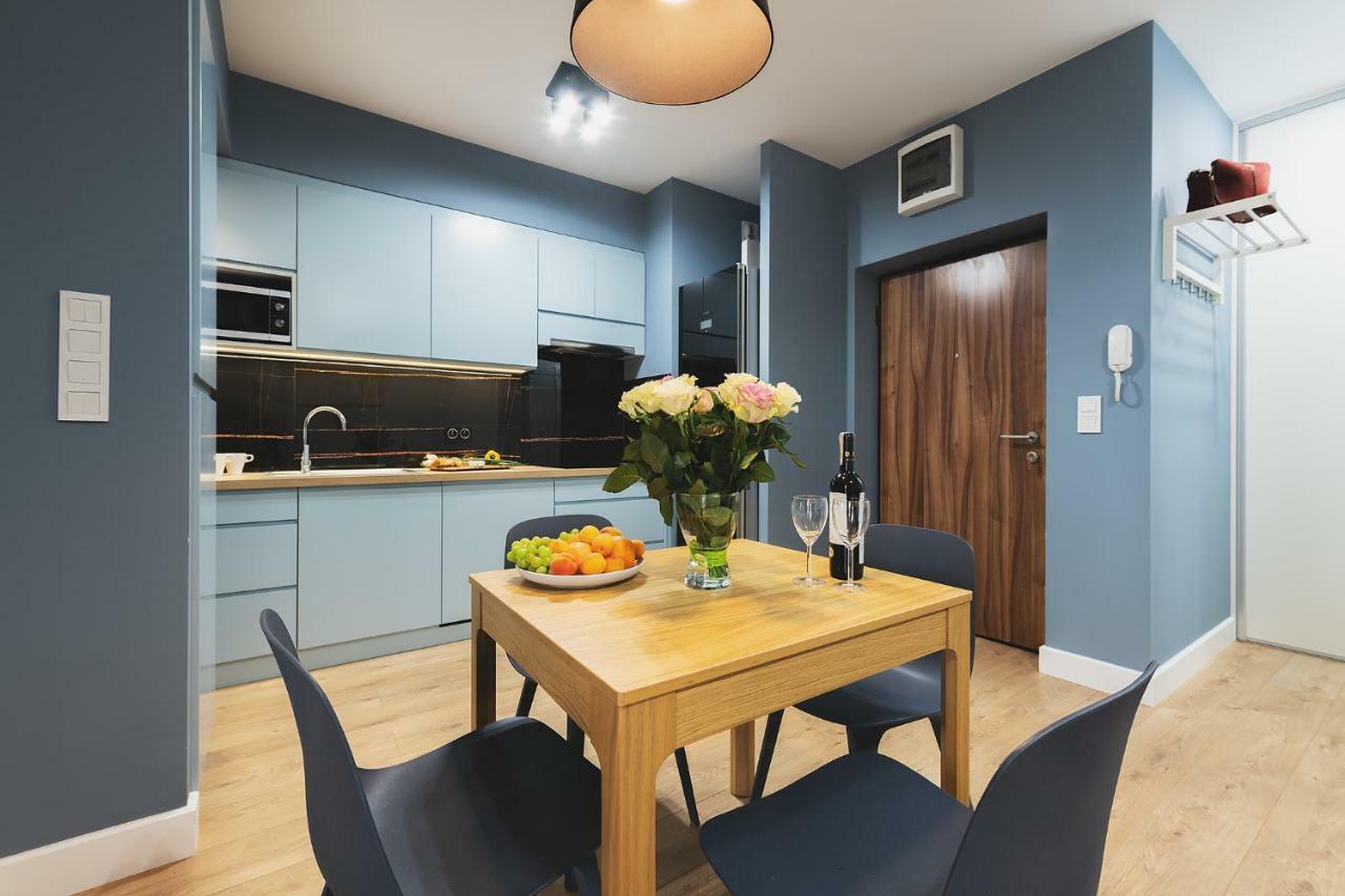 Okecie Airport Studio Bakalarska 2 P&O Serviced Apartments Warszawa Exteriör bild